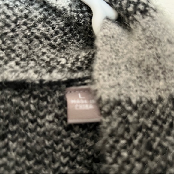 Cyrus Size Large Long Sweater - Picture 1 of 4